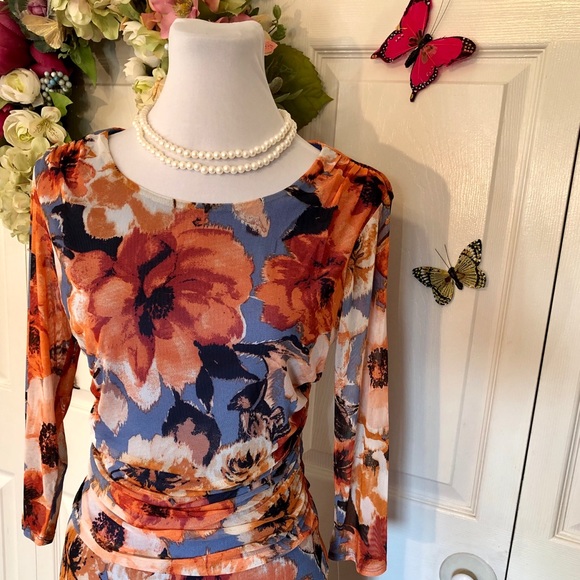 💼 En Focus Floral Fit and Flare Net Dress - Picture 5 of 8